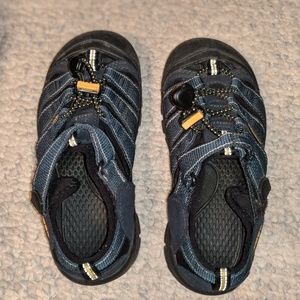 Boys Keen Sandals Size 1